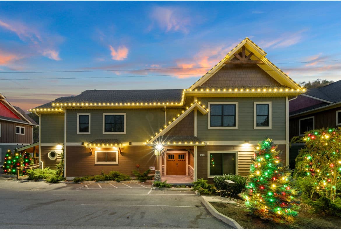 Featured post - Vacation Rental Christmas Lights: Boost Holiday Bookings with Professional Displays