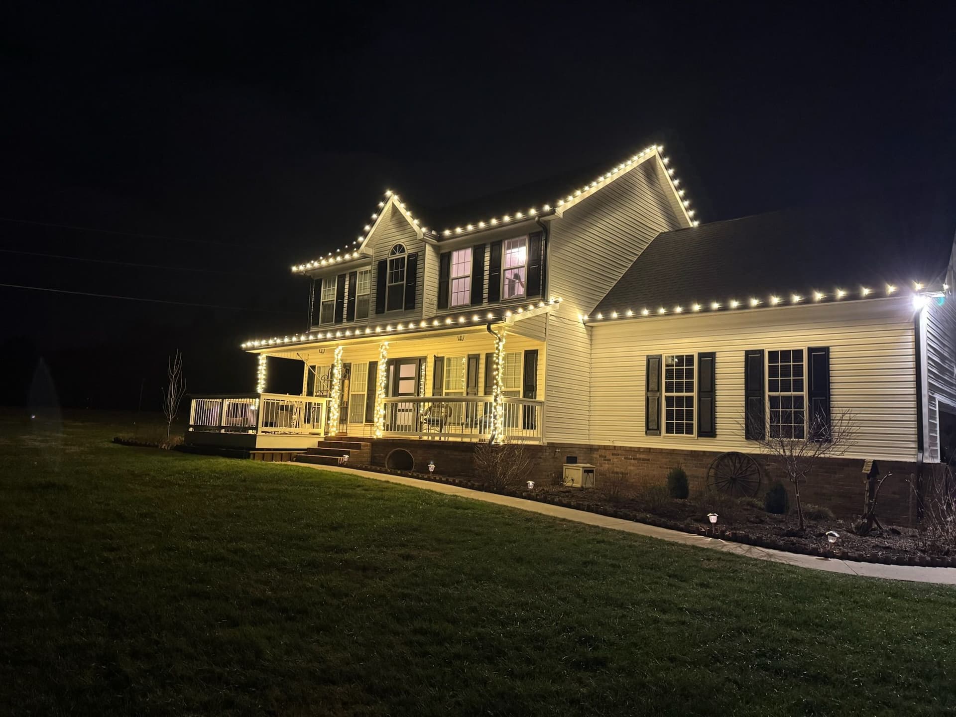 Professional Christmas Light Installation in Farragut: Luxury Living Meets Holiday Elegance image