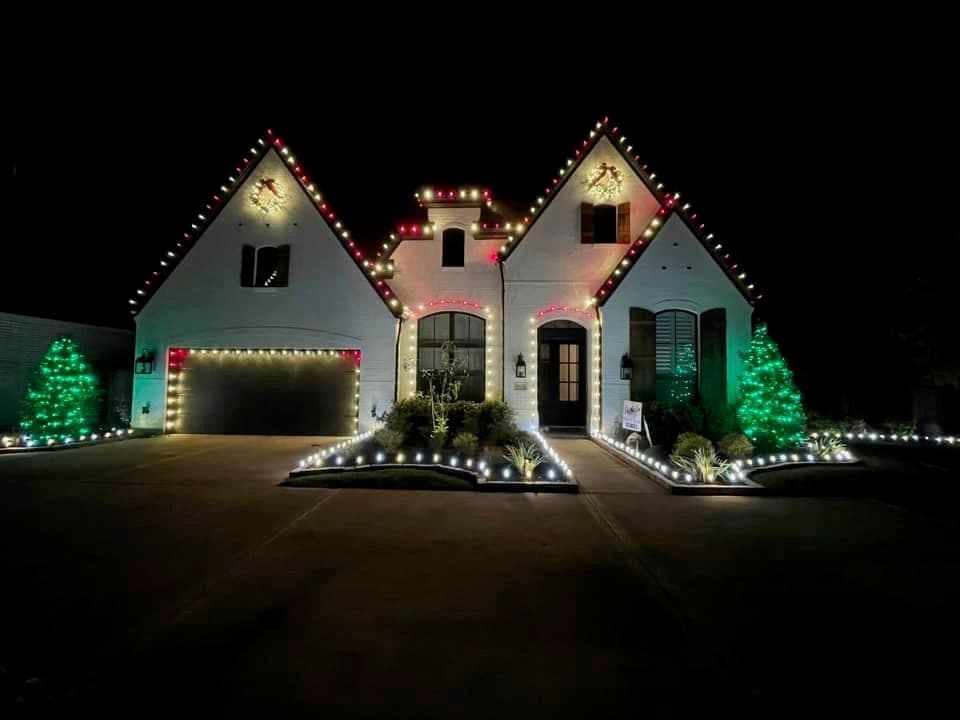 Christmas Light Installation Maryville TN: Professional Holiday Decorating Services image