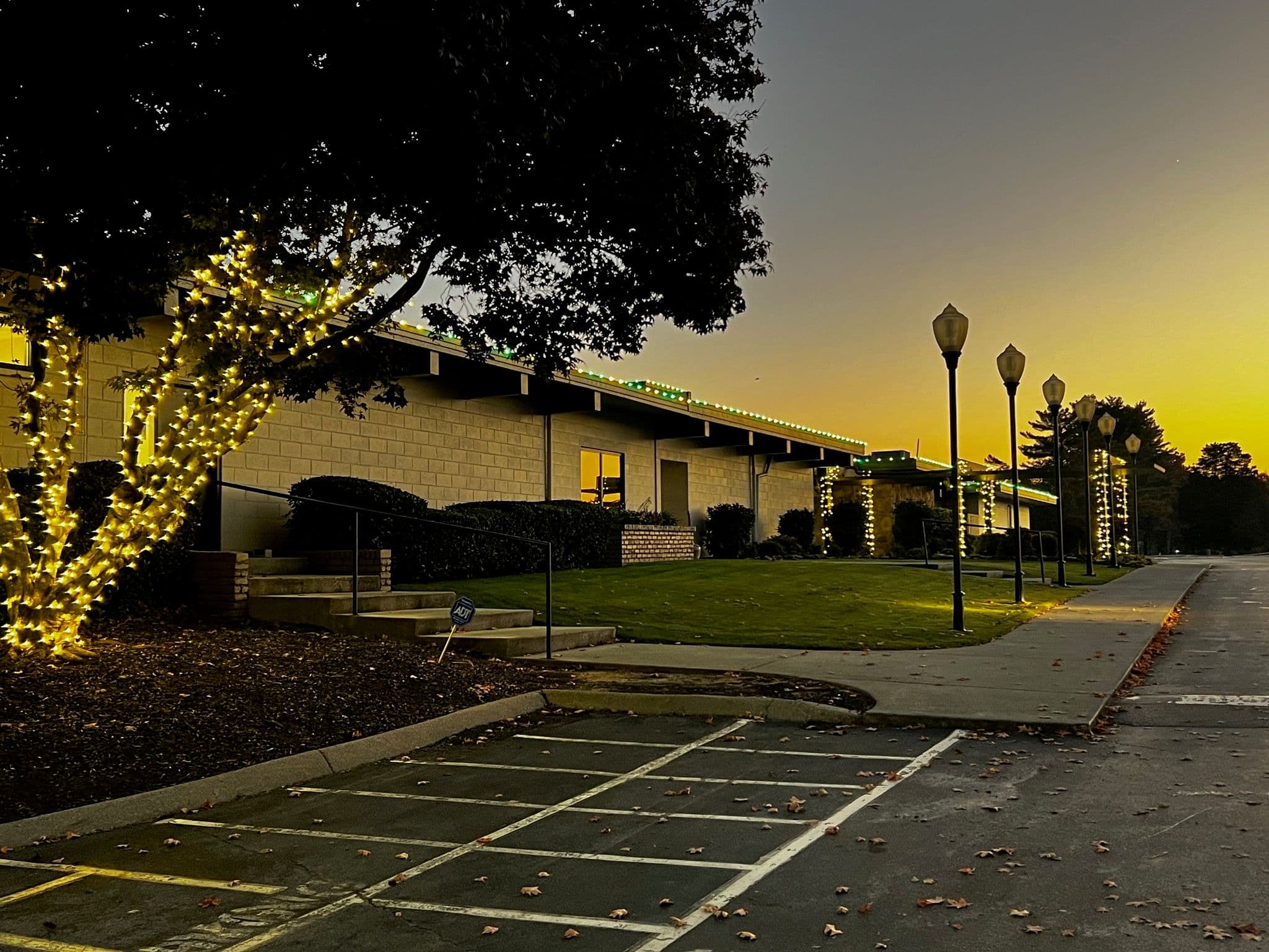 Project Brightening Up Maryville with Festive Holiday Lighting image