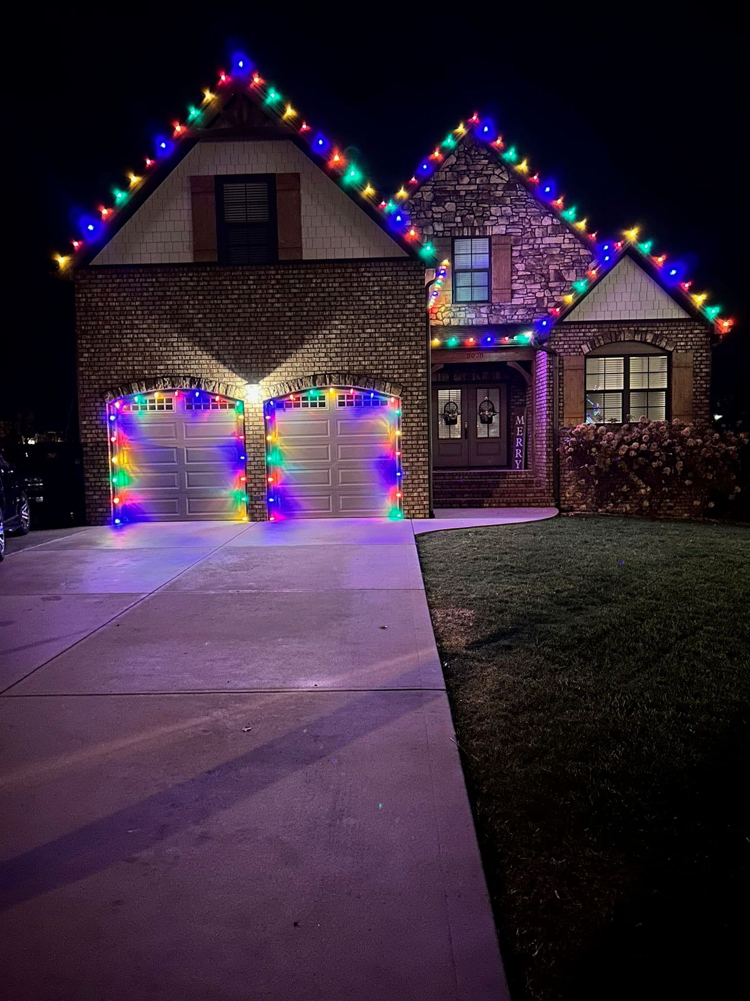 Featured post - Maryville TN Christmas Light Installation: Why Professionals Are Worth It
